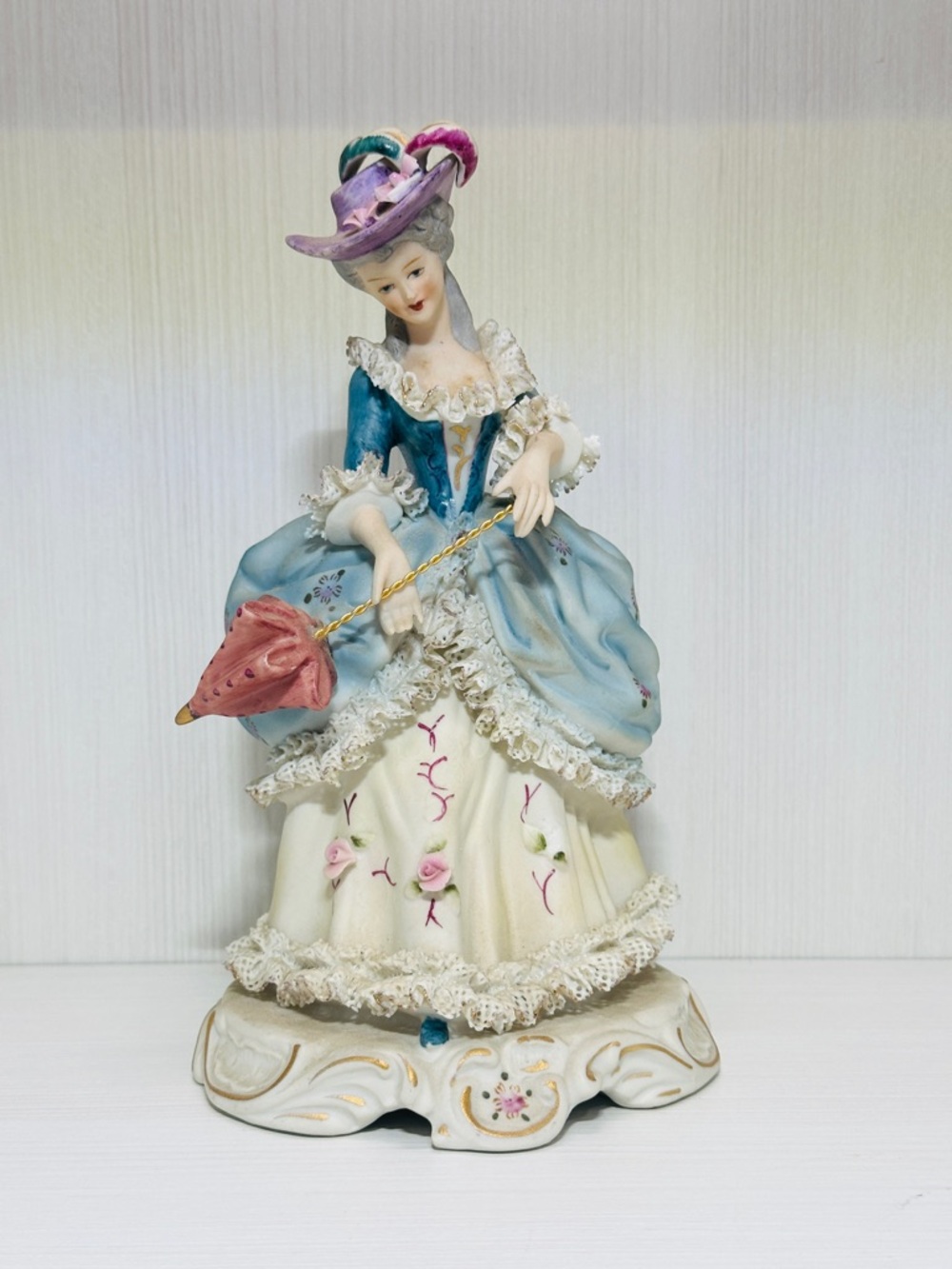 Capodimonte San Marco Porcelain Figurine "Lady with Parasol"
